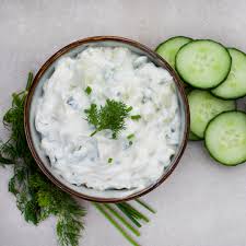 Salatalıklı Yoğurt Dip